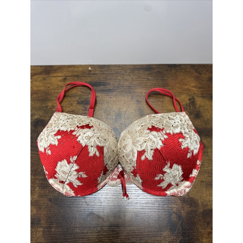 Victoria's Secret Very Sexy Plunge Pagged Push Up Bra Size 34D Red Lace Crystals